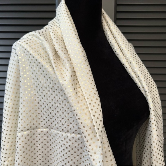Gucci, GUCCY Modal Cashmere Shawl, White with Gold Stars and Retro Font “Guccy” - Picture 6 of 15